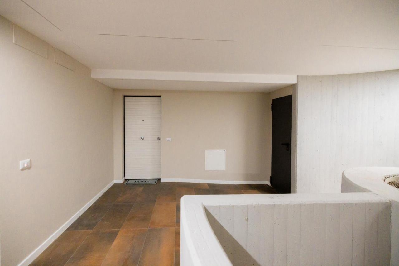 Appartamento Nuovissimo Bilocale In Zona Navigli/romolo *